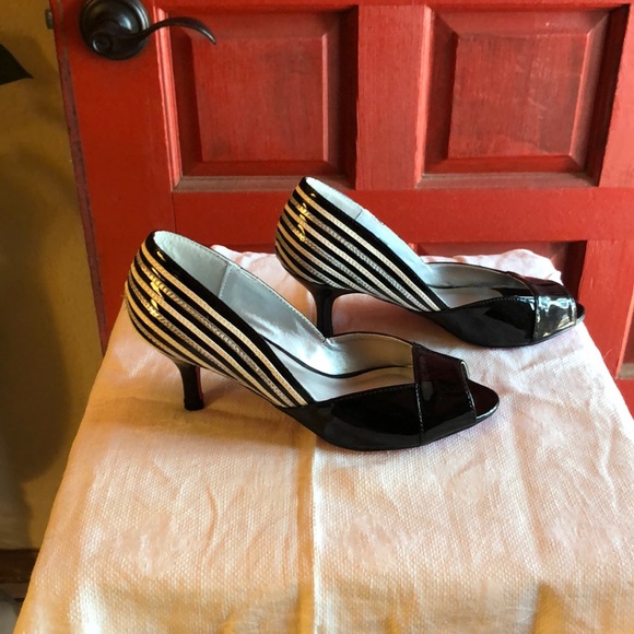 Shoes - Picture 2 of 4